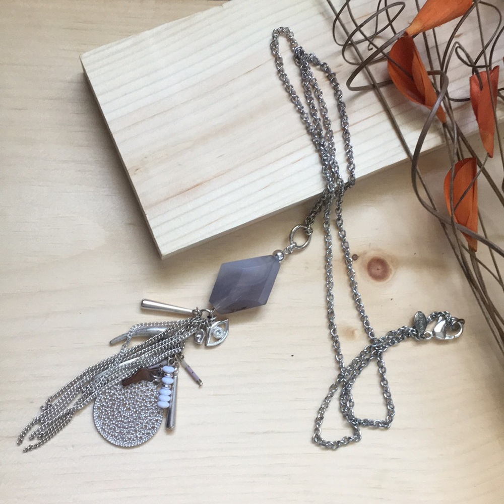 Long Express statement necklace